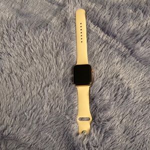 Apple Watch series 6 rose gold! Comes with charging cable!